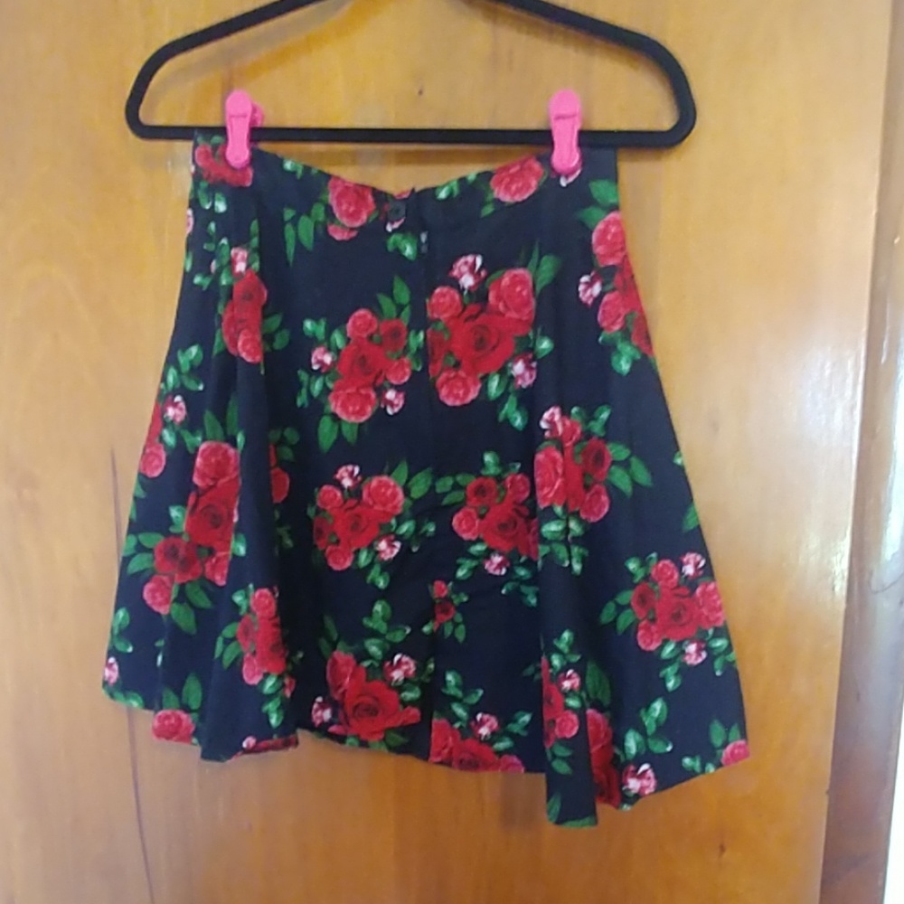 Red rose skater style skirt